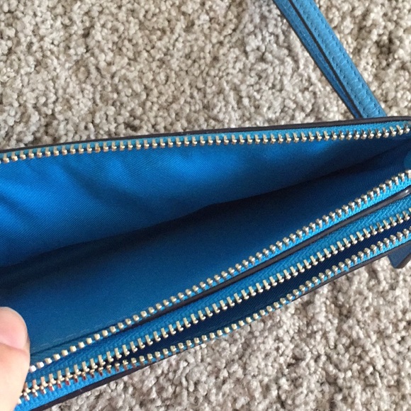 Coach wristlet - Picture 6 of 7